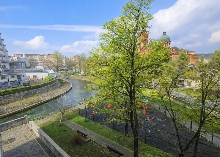 Luxury - Center Paraćin